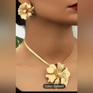 Elegant Gold Floral Jewelry Set